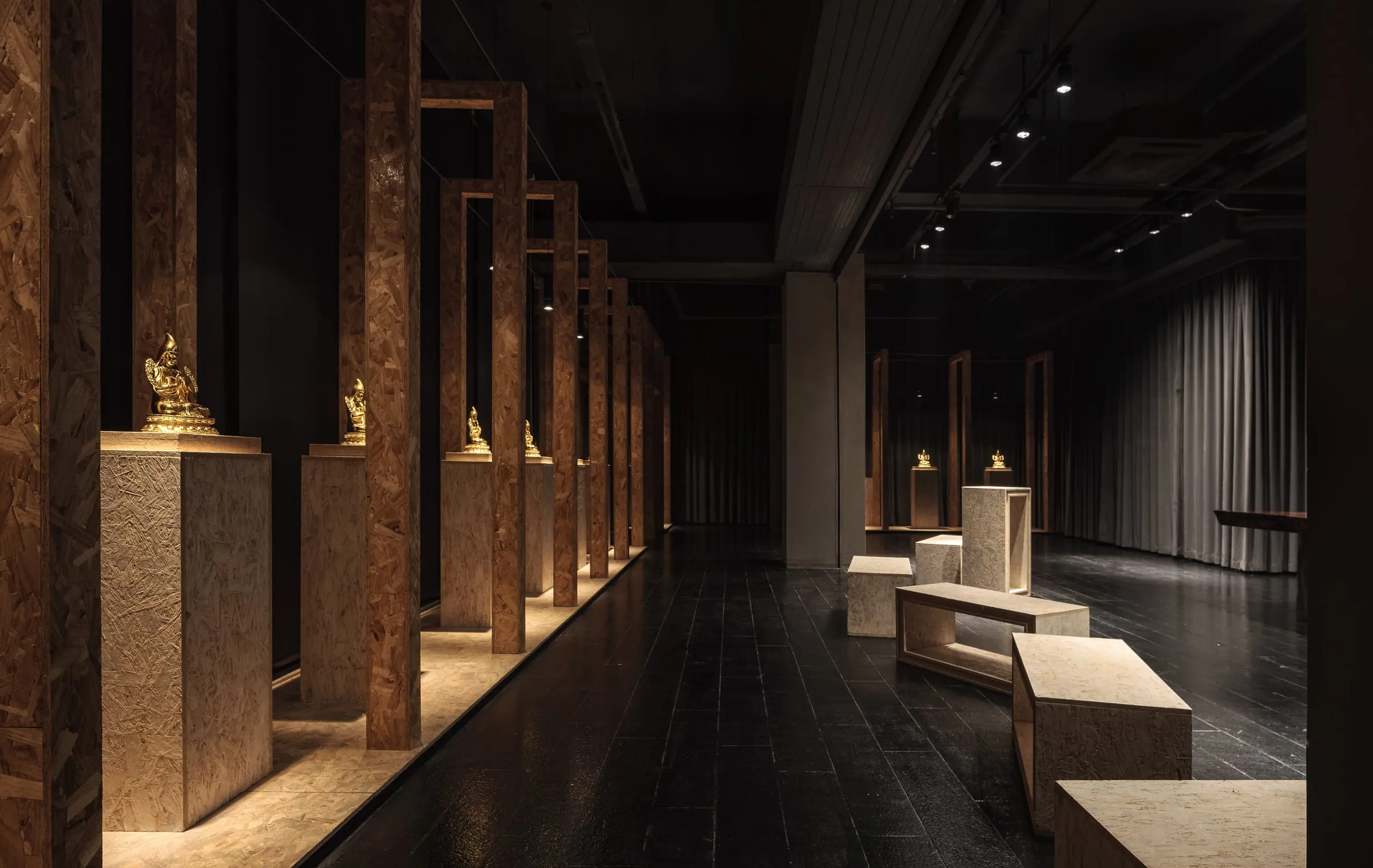 GOLD FOIL ART MUSEUM