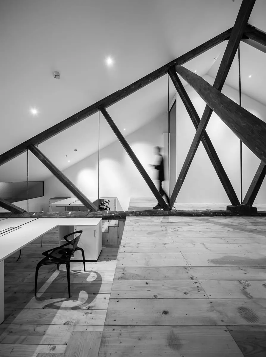 BIG HOUSE CONTEMPORARY ART CENTER